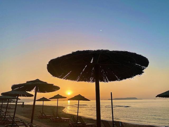Mikes On The Beach خيرسونِسوس المظهر الخارجي الصورة